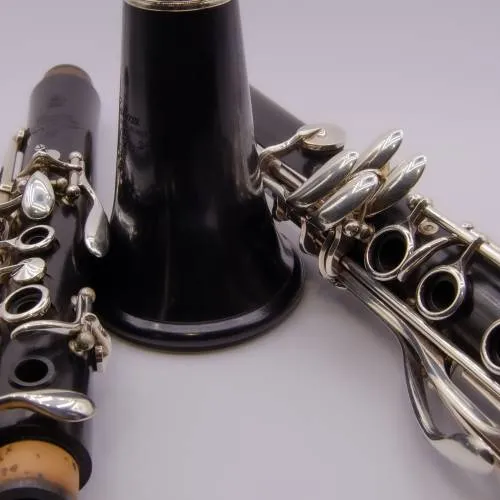 Clarinete E11 para ilustrar el servicio de reparación de clarinetes